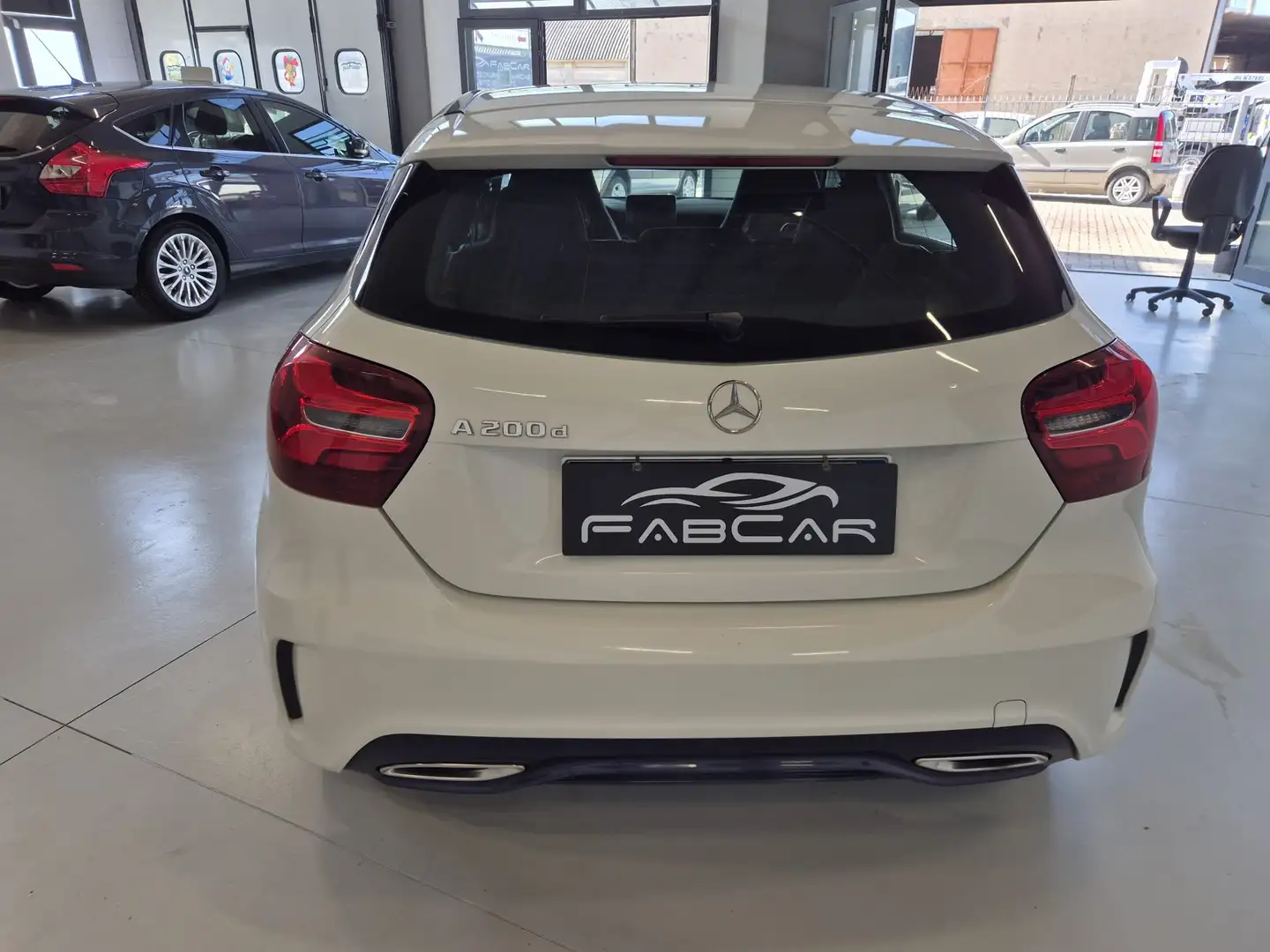 Mercedes-Benz A 200 Classe A - W176 d Sport auto my16 White - 1