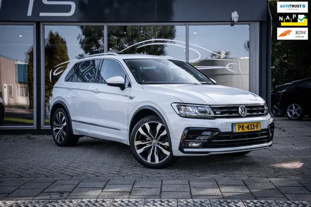 Volkswagen Tiguan 1.4 TSI Comfortline Business R|Trekhaak|ACC|Achter