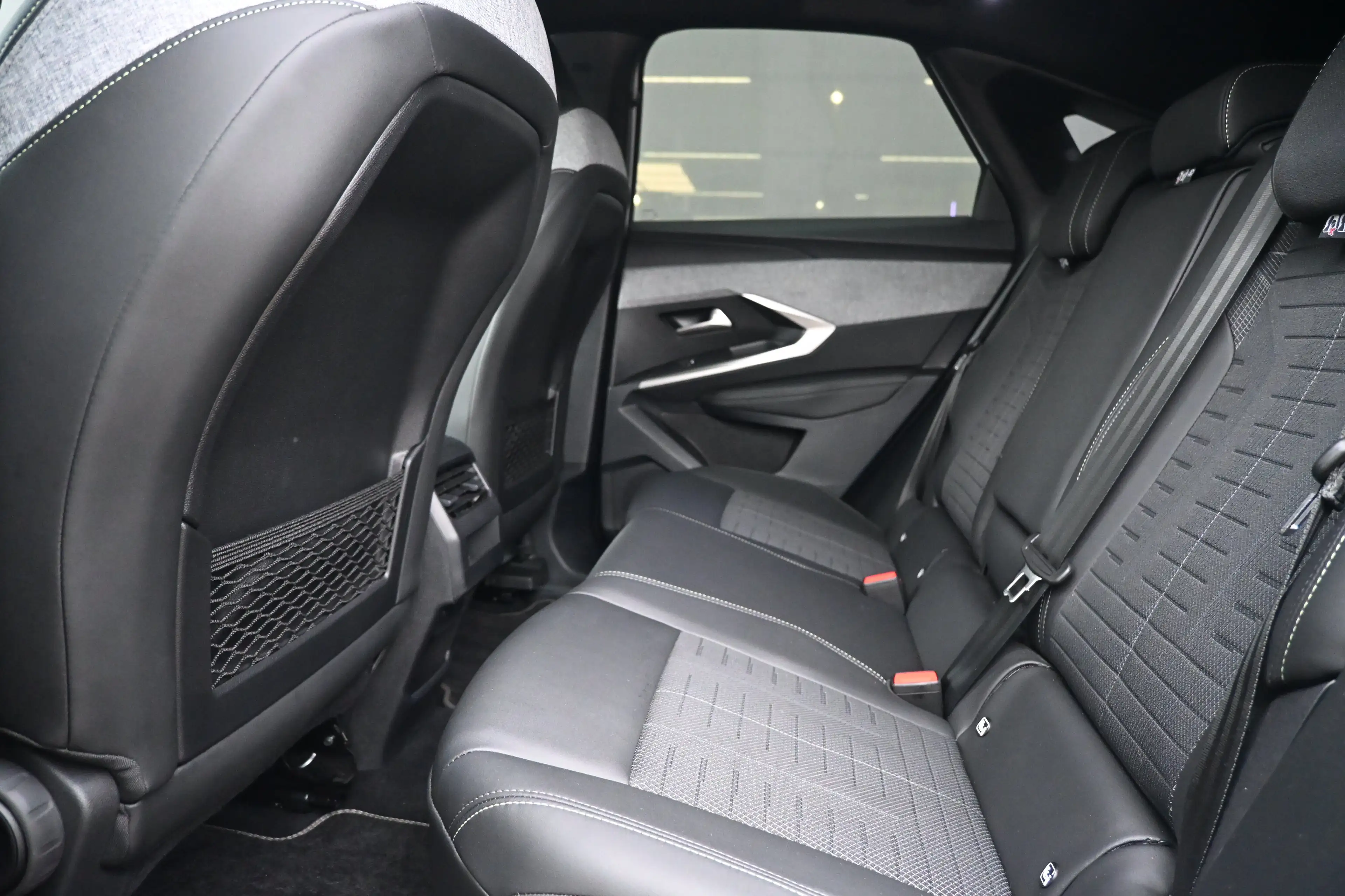 Peugeot 3008 1.6 plug-in Hybrid 225 GT Tot 8 Jaar Garantie! | 7 — photo 8