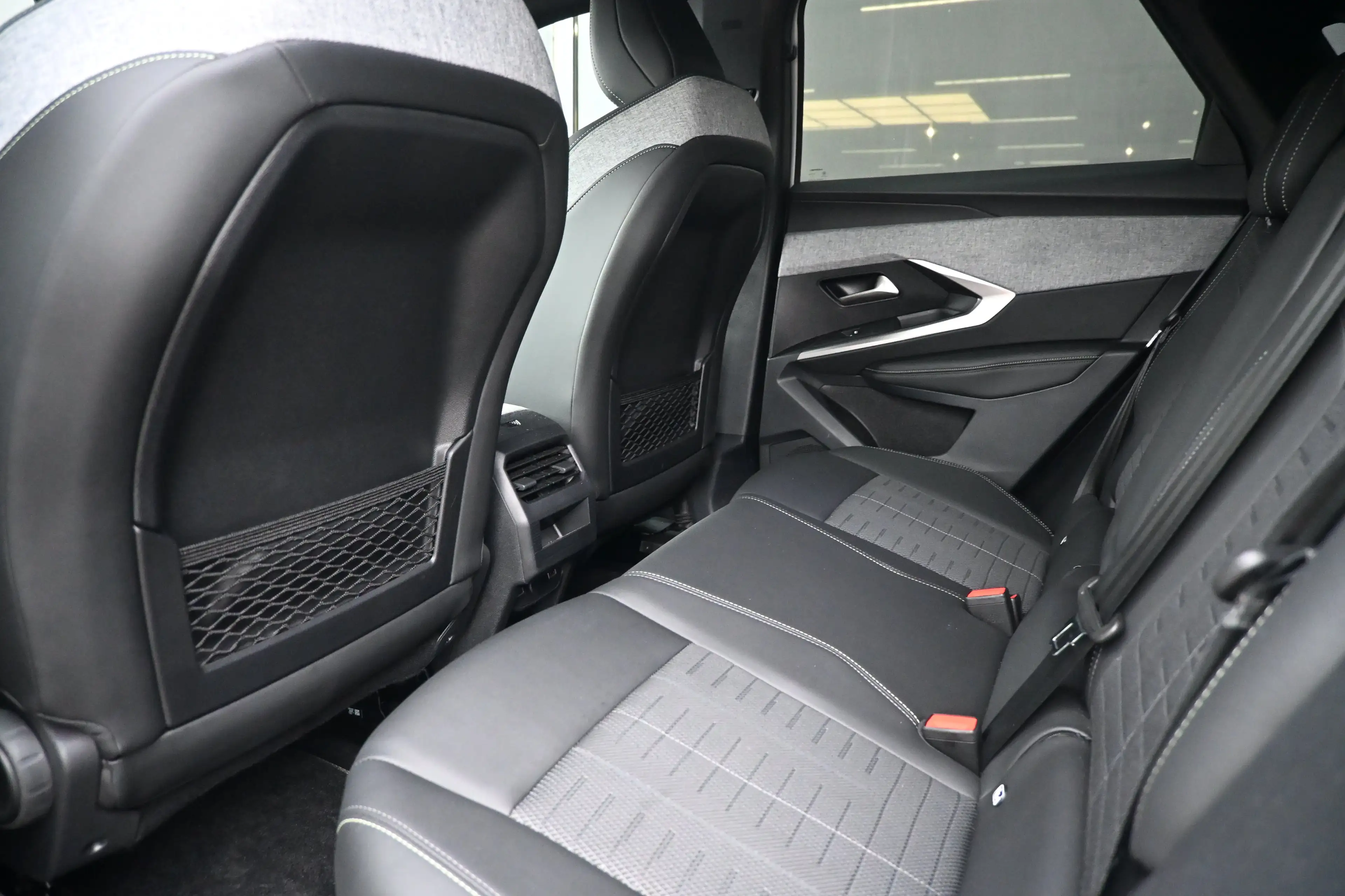 Peugeot 3008 1.6 plug-in Hybrid 225 GT Tot 8 Jaar Garantie! | 7 — photo 9
