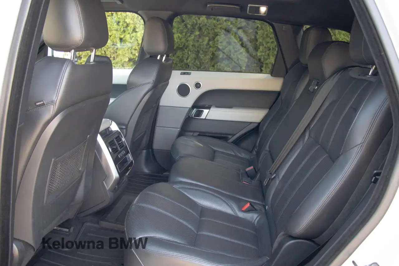 Land Rover Range Rover Sport снимка Land Rover Range Rover Sport