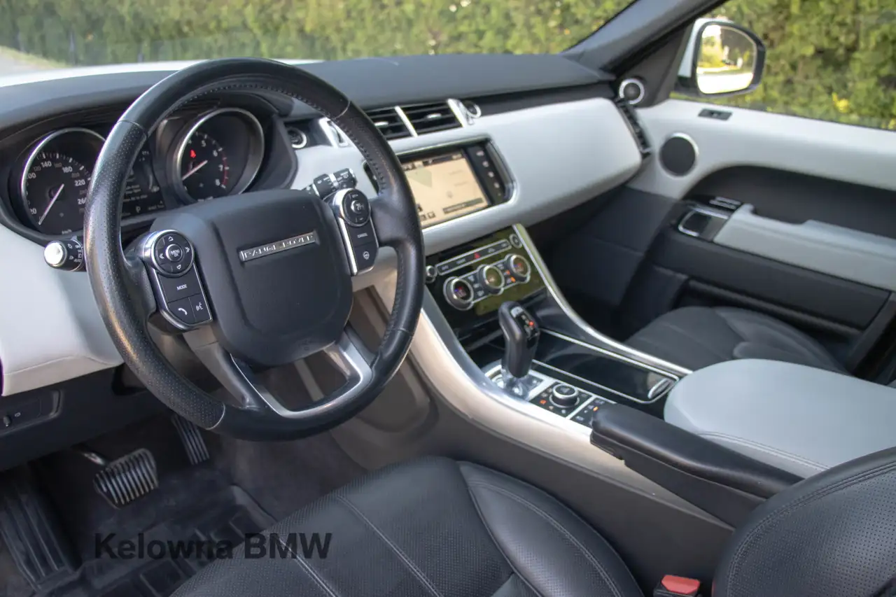 Land Rover Range Rover Sport снимка Land Rover Range Rover Sport