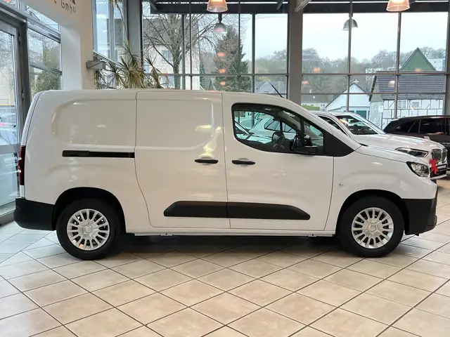 Toyota Proace view 2