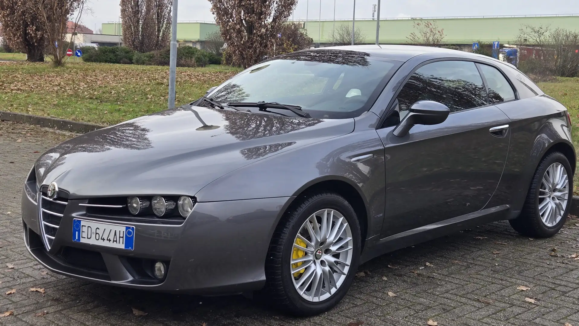 Alfa Romeo Brera 2.0 JTDM Grau - 1