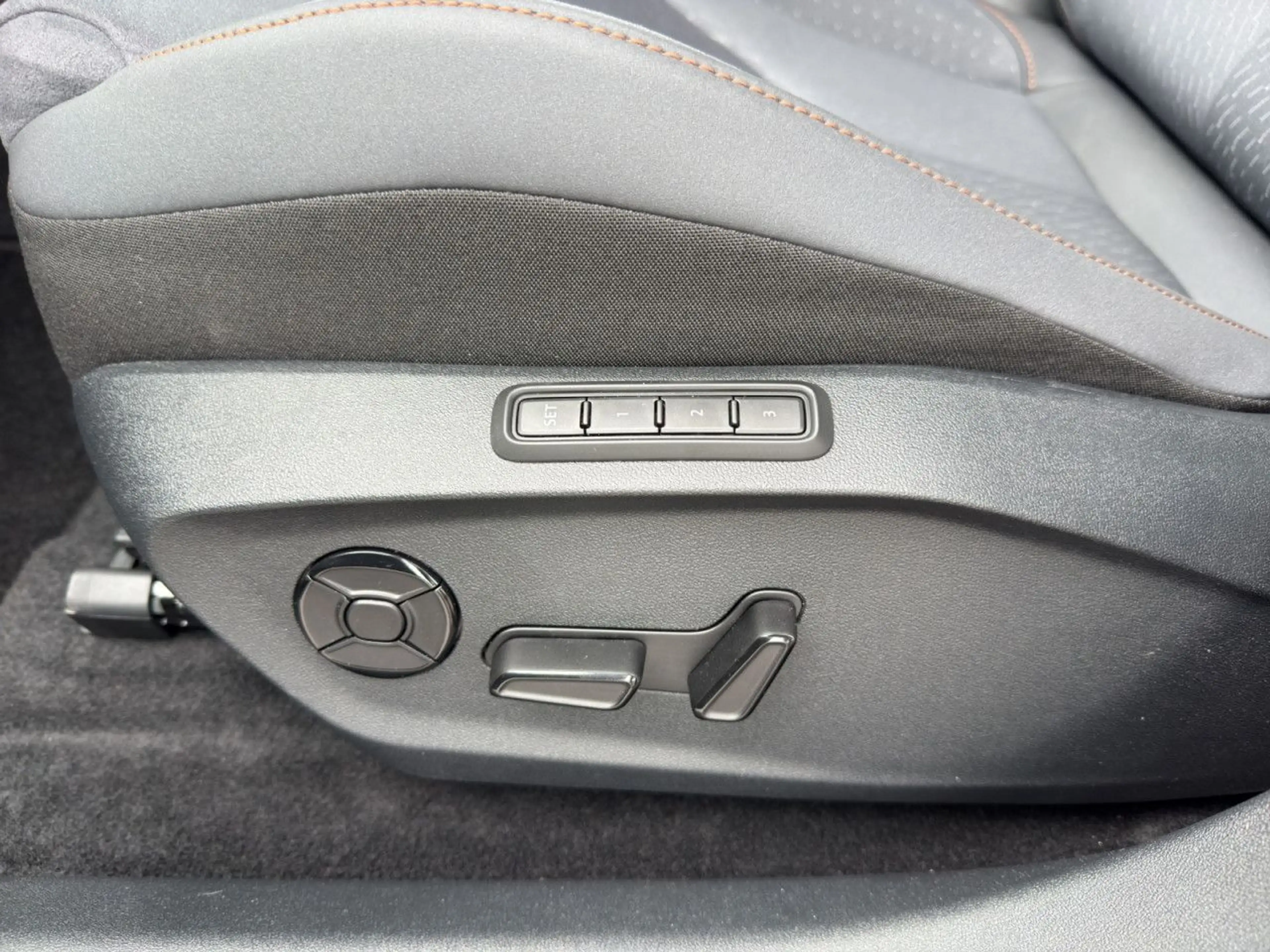 CUPRA Raval Endurance 52kWh AUTOMATIK RFK APP EPH SHZ — photo 9