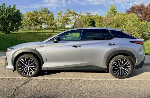 Lexus RZ 450e Luxury