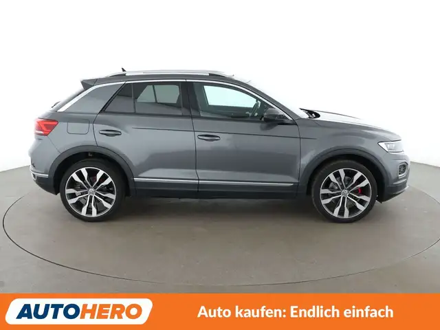 Volkswagen T-Roc view 7