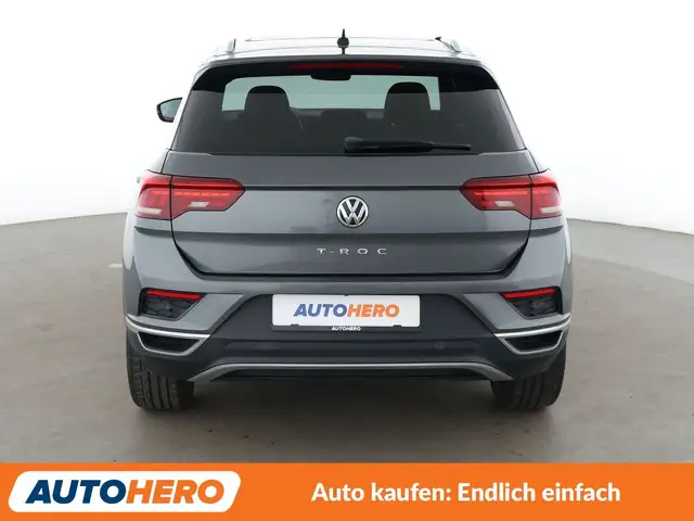 Volkswagen T-Roc view 5