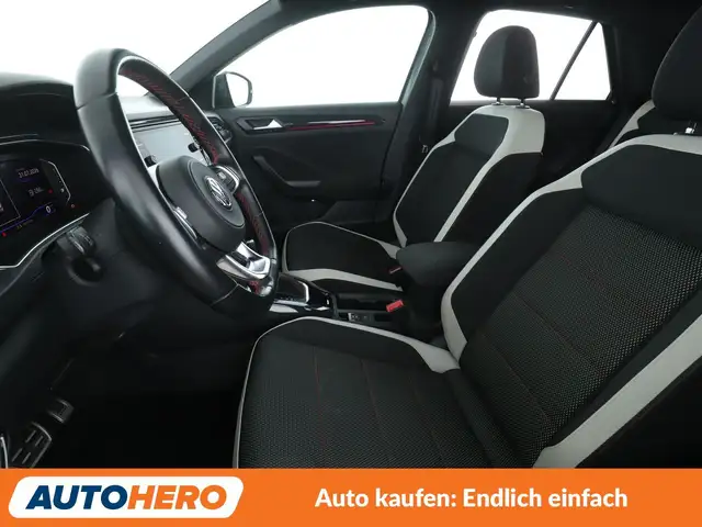 Volkswagen T-Roc view 10