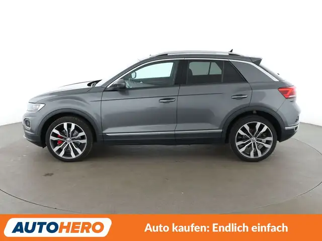Volkswagen T-Roc view 3
