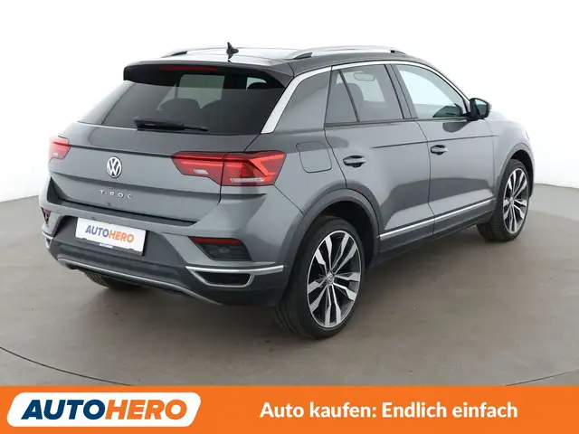 Volkswagen T-Roc view 6
