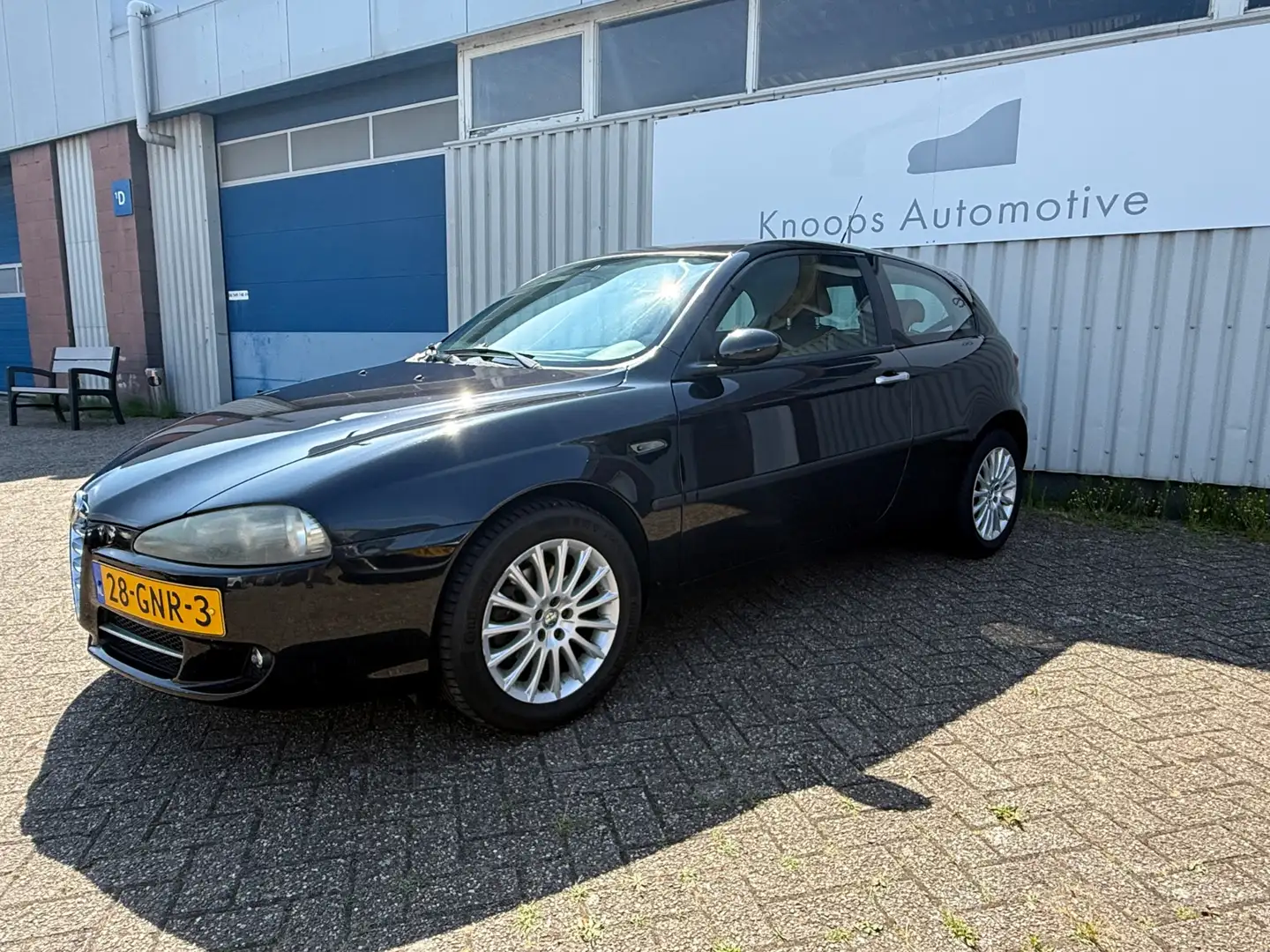 Alfa Romeo 147 1.6 T.Spark Business Pro Airco, Nw Apk Schwarz - 2
