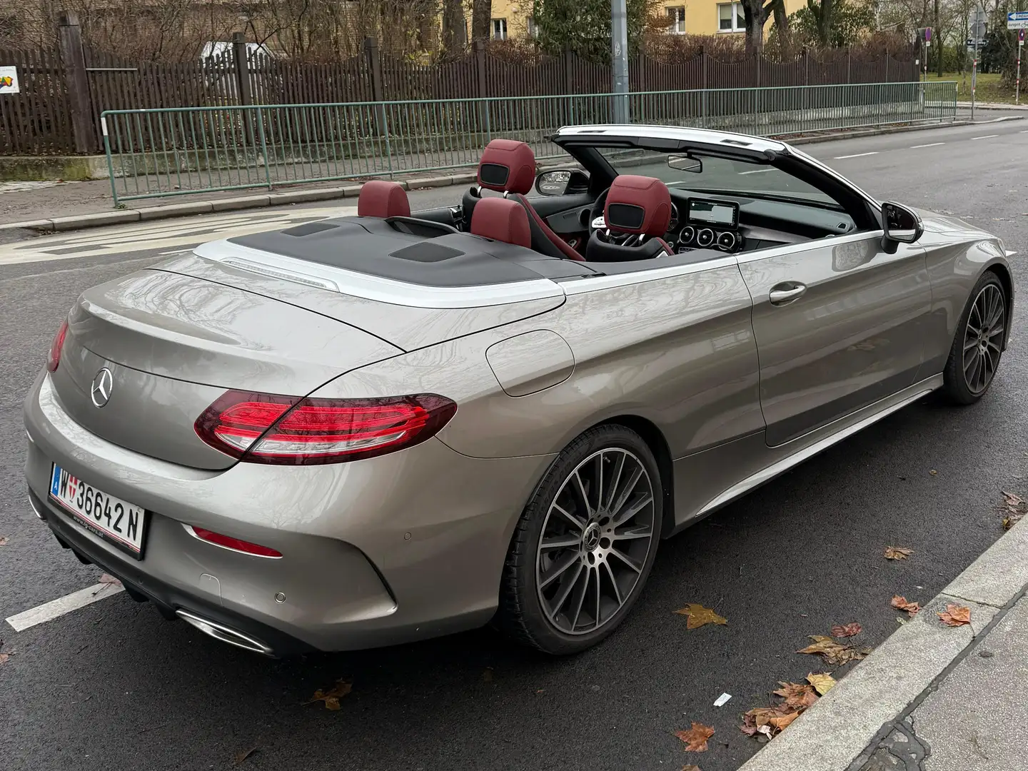 Mercedes-Benz C 180 Cabrio AMG Line C180  Leder / AIRSCARF/ Akustickstoffverdeck ÖAMTC Pickerl Grau - 1