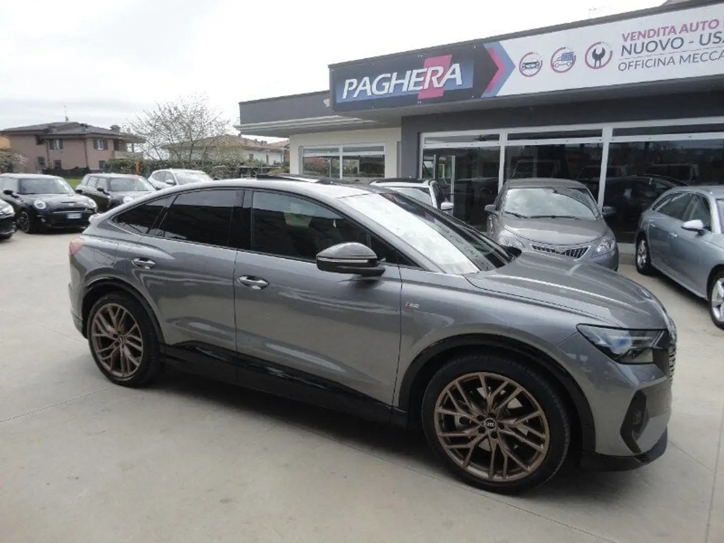 Audi Q4 e-tron Q4 SPB 50 e-tron quattro S line edition Grijs - 1