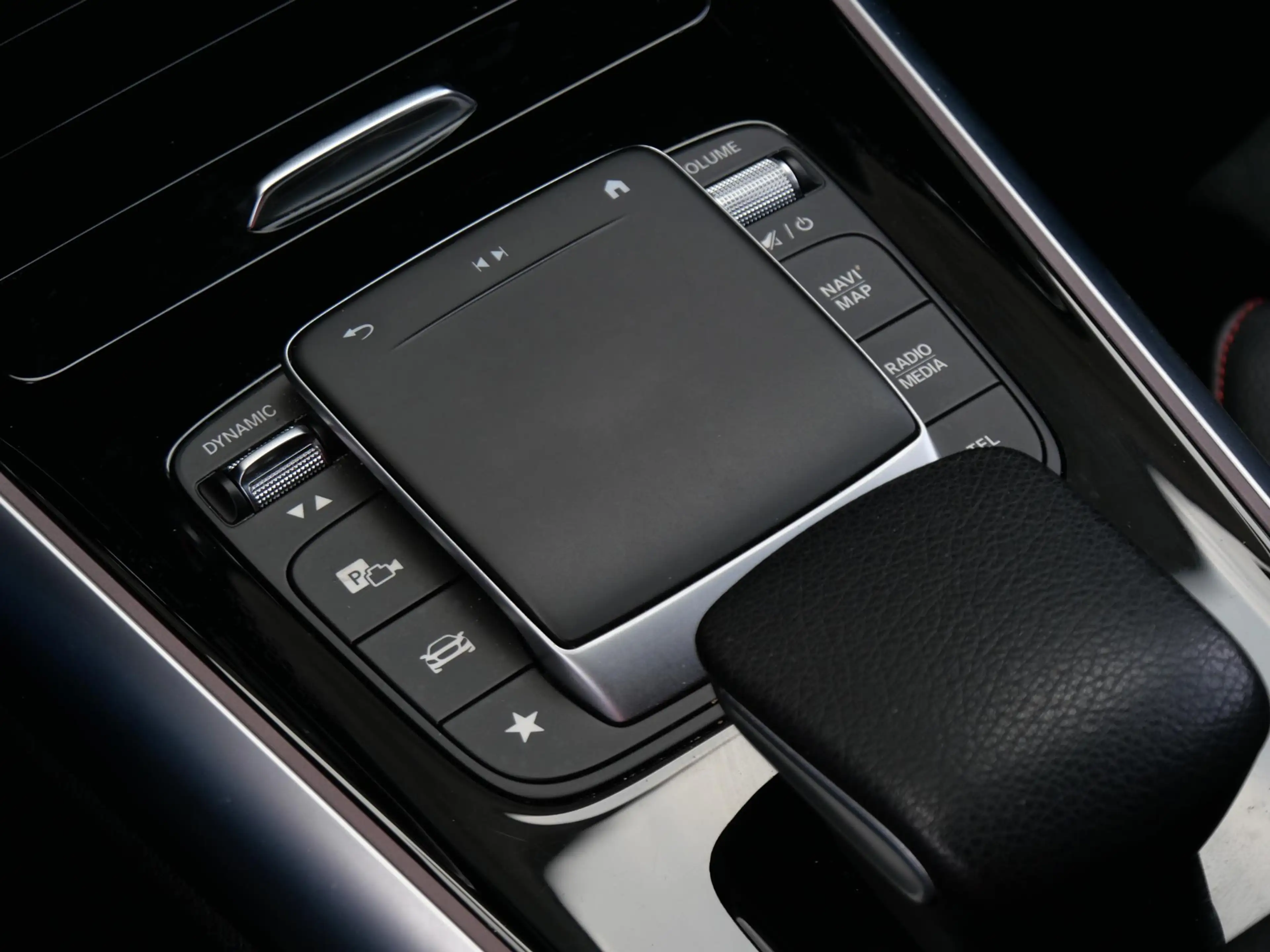 Mercedes-Benz EQA 67kWh AMG/ ELEKT. STOELEN/ 360° CAMERA/ TREKHAAK/ — photo 30
