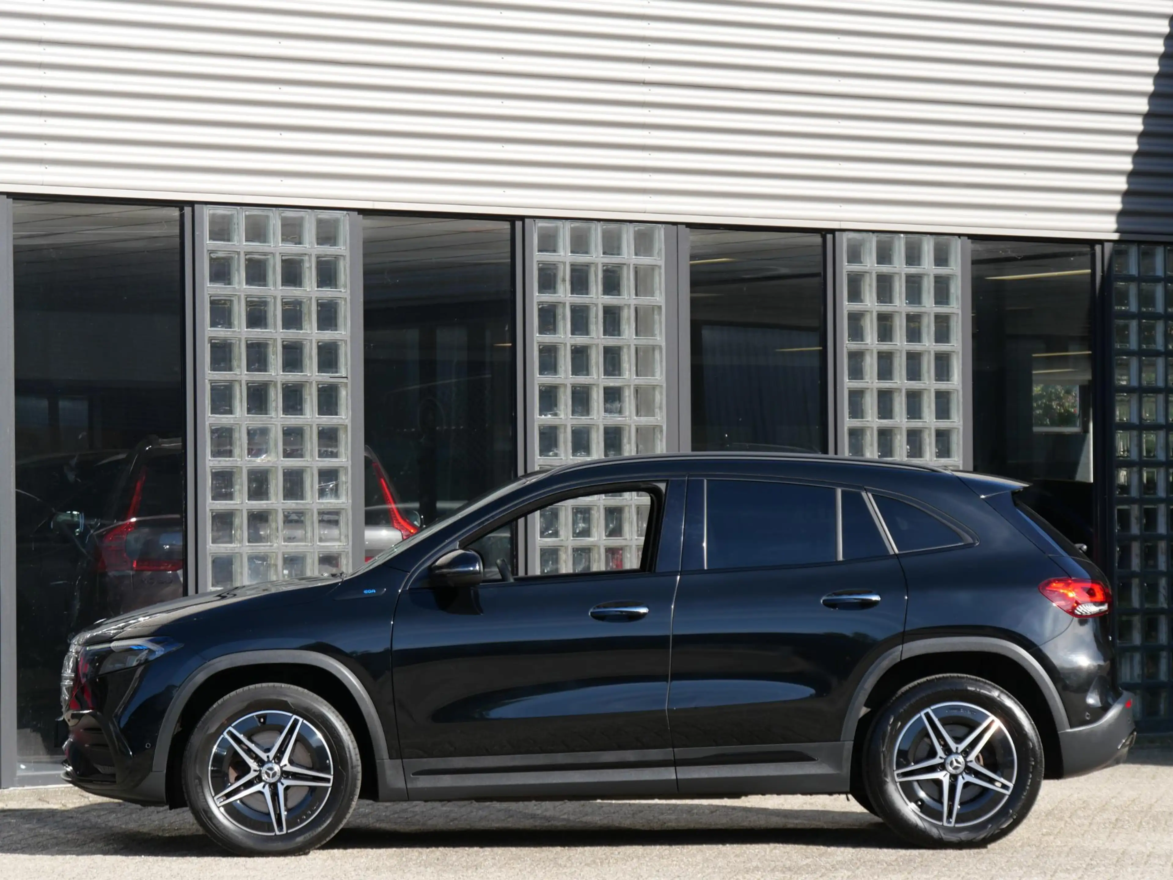 Mercedes-Benz EQA 67kWh AMG/ ELEKT. STOELEN/ 360° CAMERA/ TREKHAAK/ — photo 3