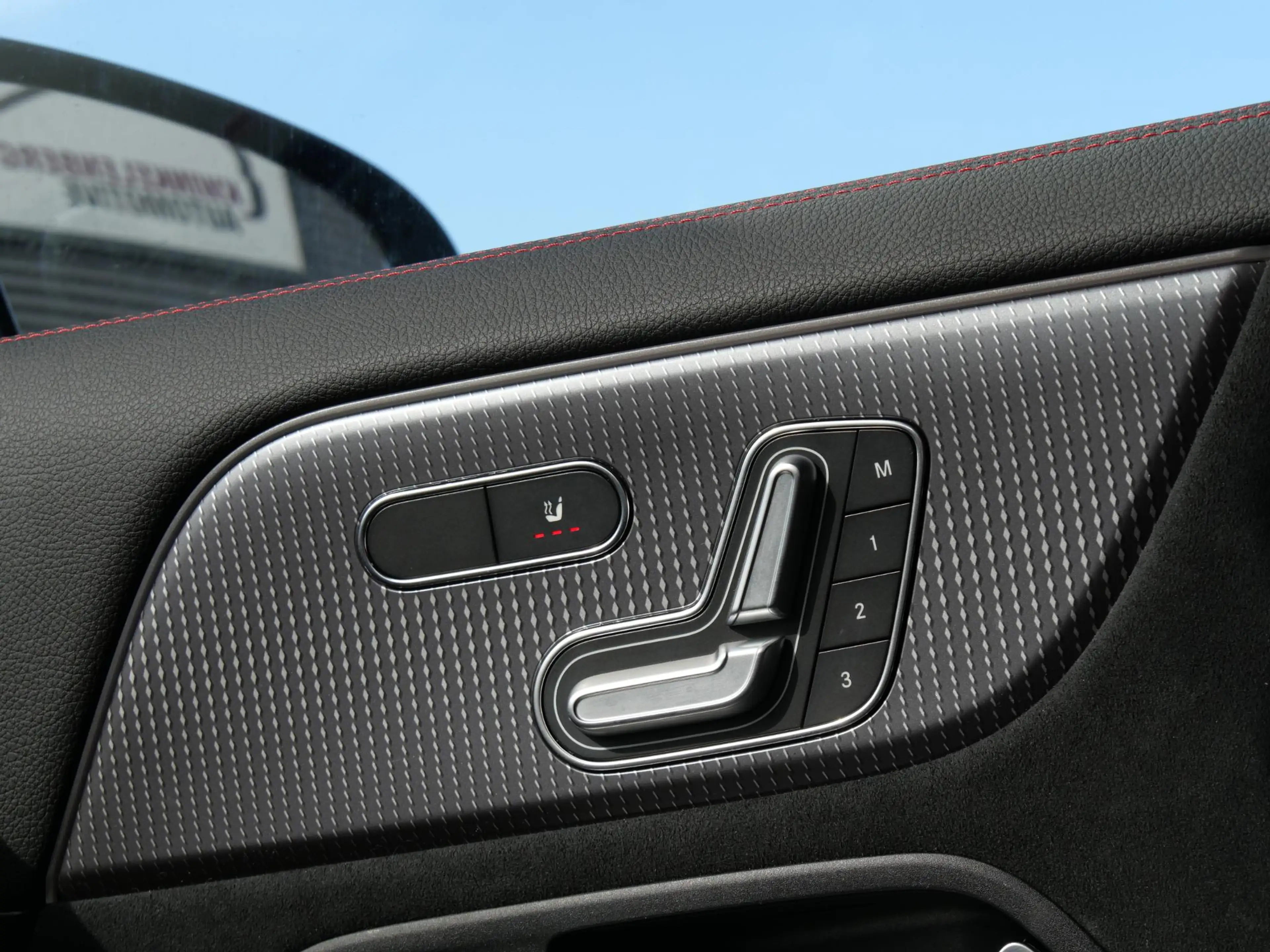 Mercedes-Benz EQA 67kWh AMG/ ELEKT. STOELEN/ 360° CAMERA/ TREKHAAK/ — photo 31