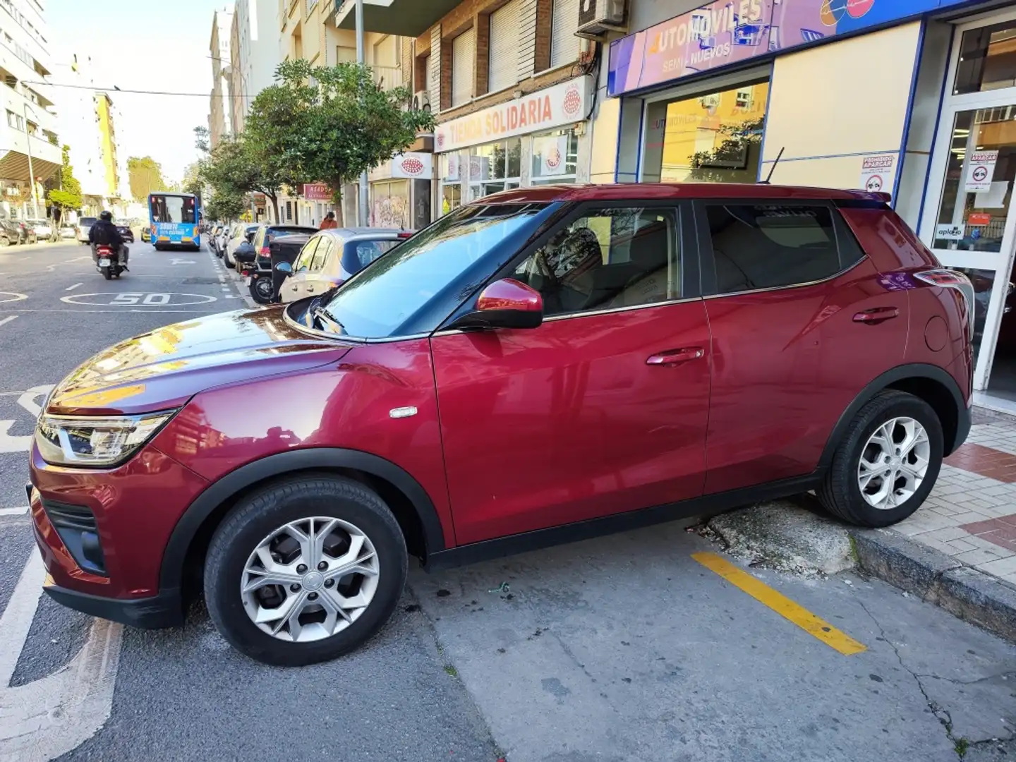 SsangYong Tivoli G12 Urban Plus 4x2 Mauve - 2