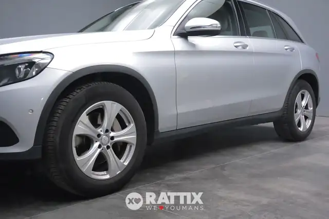 Mercedes-Benz GLC view 3