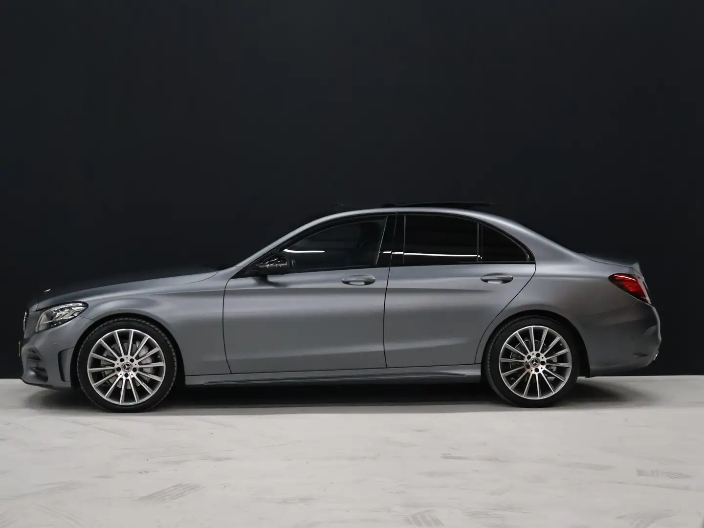 Mercedes-Benz C 180 AMG Sport NW MODEL [SCHUIFKANTELDAK, SFEERVERLICHT Gris - 2