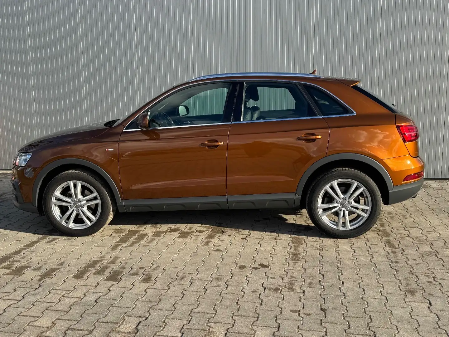 Audi Q3 1.4 TFSI cylinder on d. S tronic sline Braun - 1