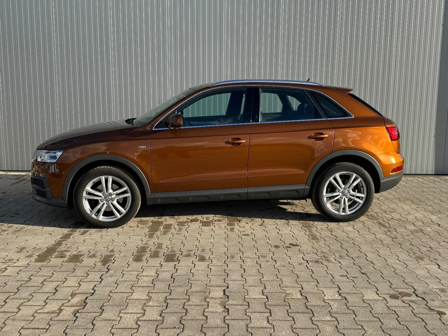 Audi Q3 1.4 TFSI cylinder on d. S tronic sline Braun - 2