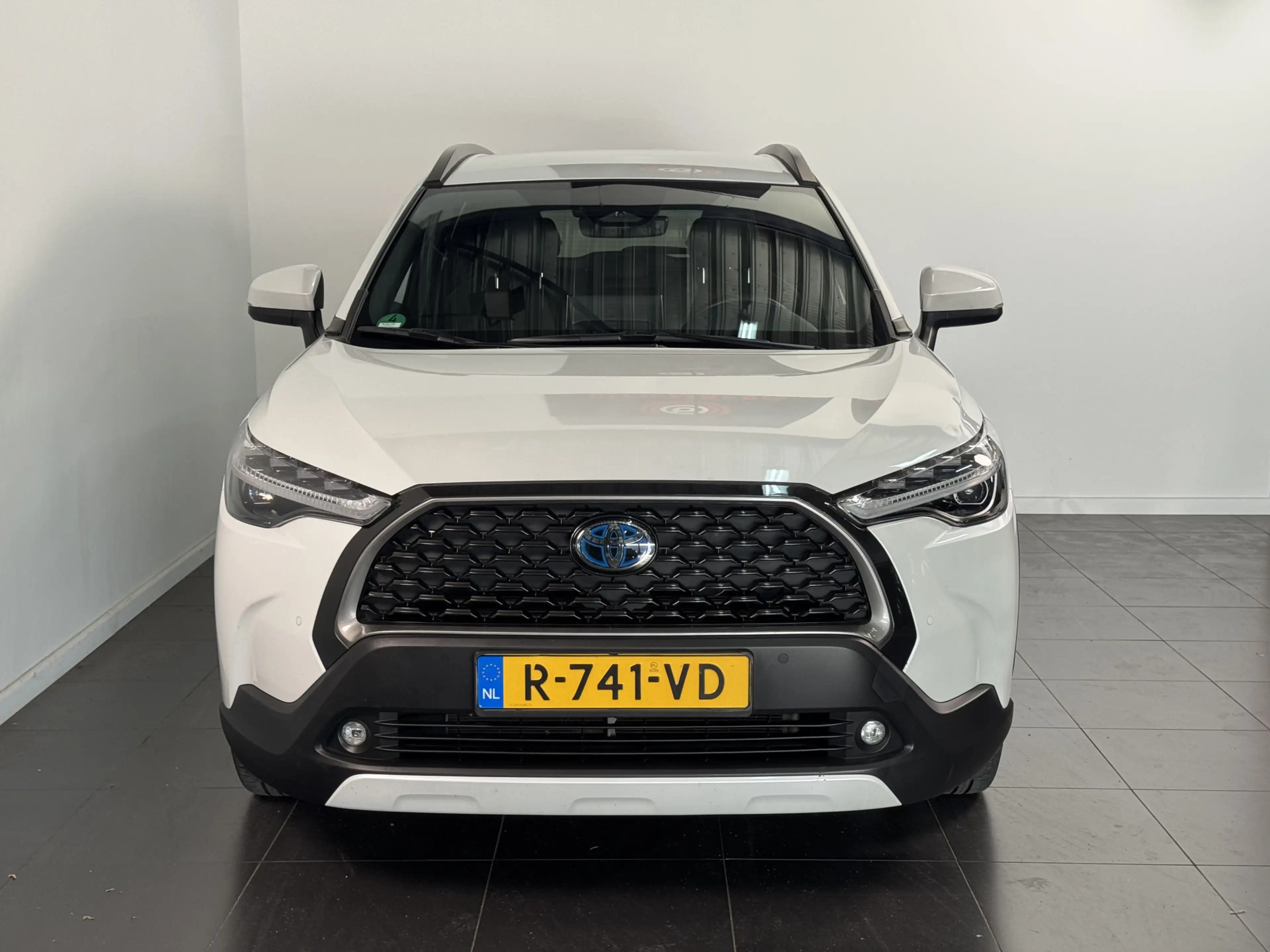 Toyota Corolla Cross 2.0 High Power Hybrid First Edition | Stoelverwarm — photo 3