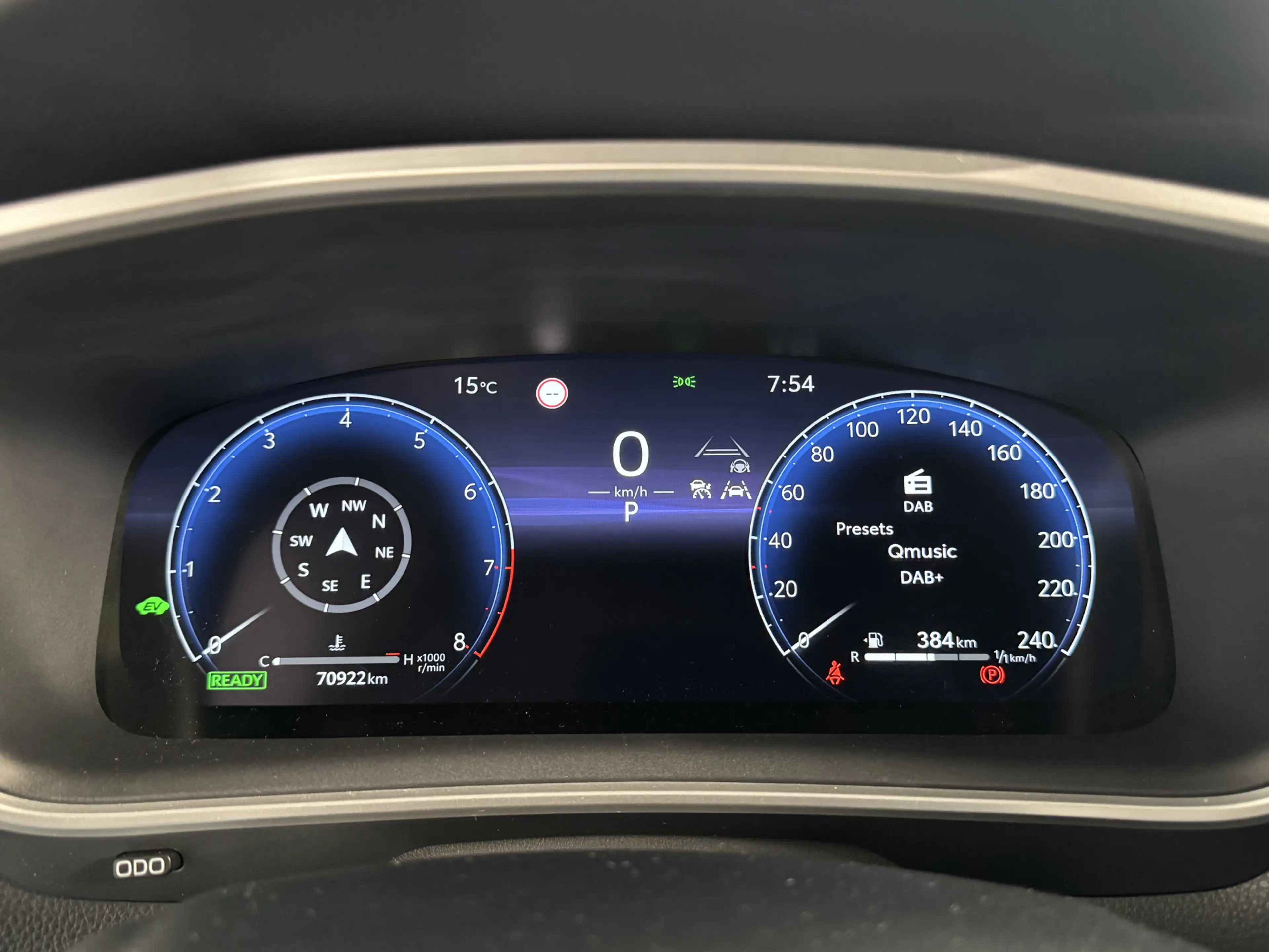 Toyota Corolla Cross 2.0 High Power Hybrid First Edition | Stoelverwarm — photo 12