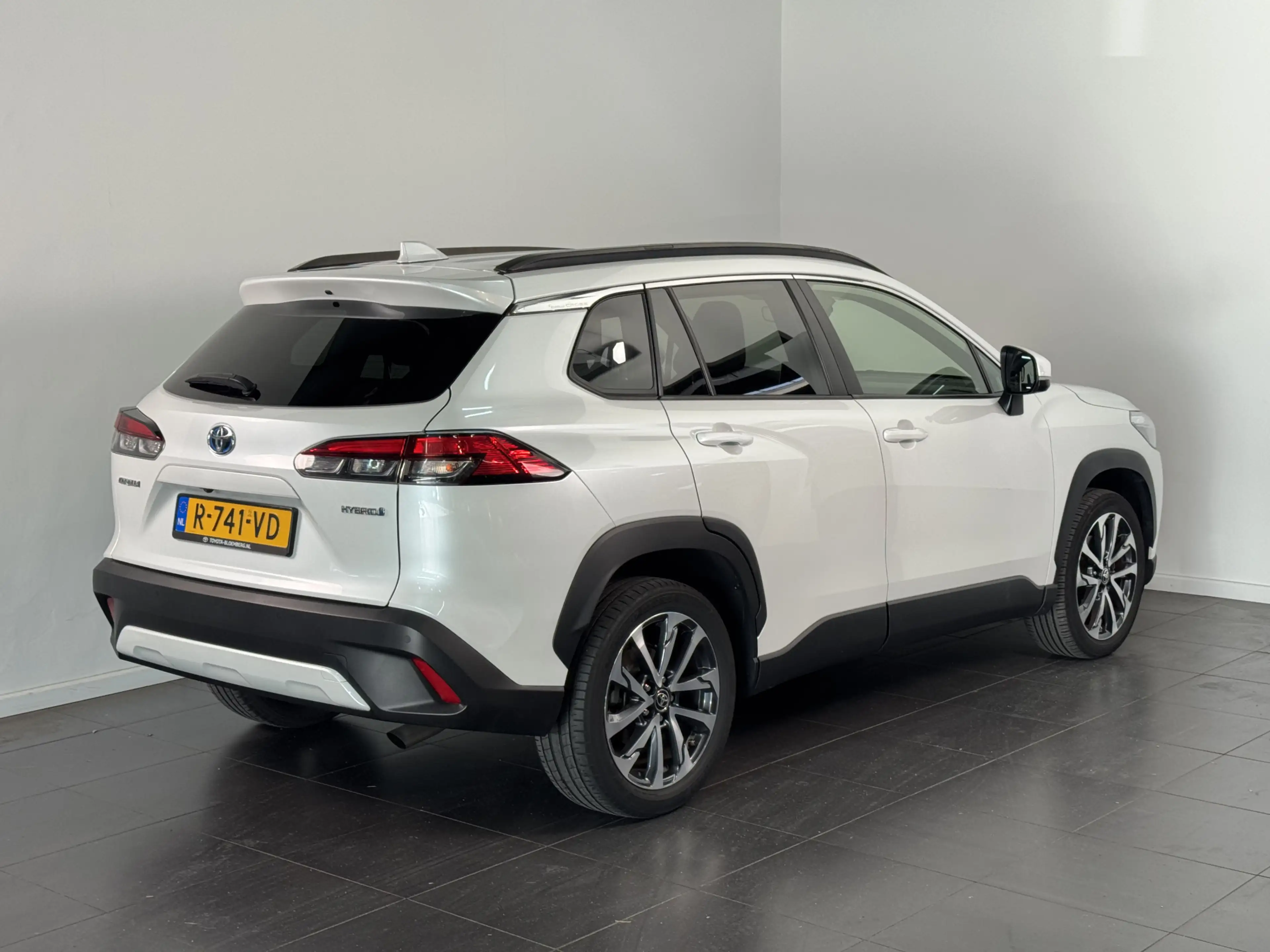 Toyota Corolla Cross 2.0 High Power Hybrid First Edition | Stoelverwarm — photo 8