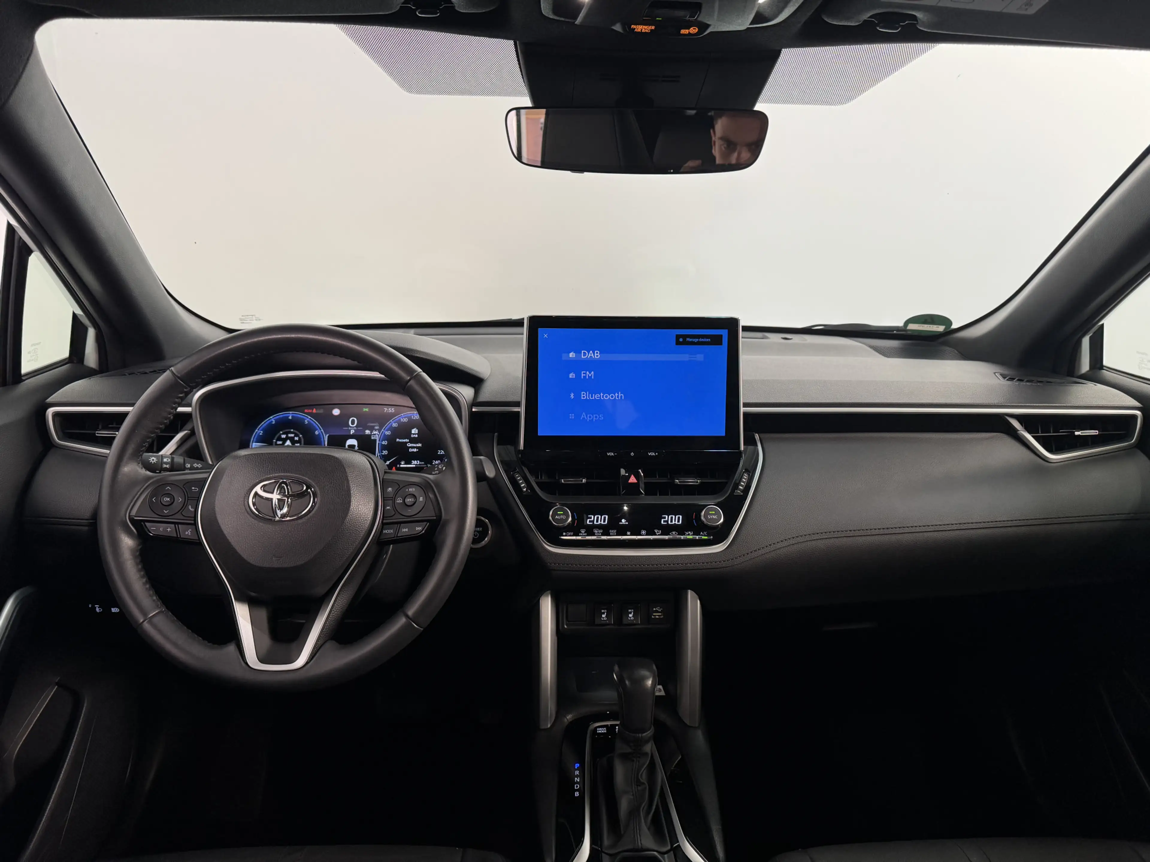 Toyota Corolla Cross 2.0 High Power Hybrid First Edition | Stoelverwarm — photo 2