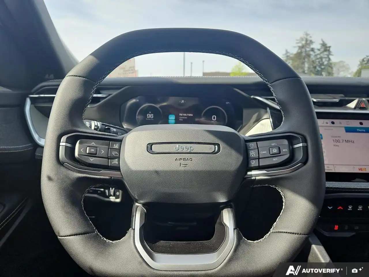 Jeep Cherokee снимка Jeep Cherokee