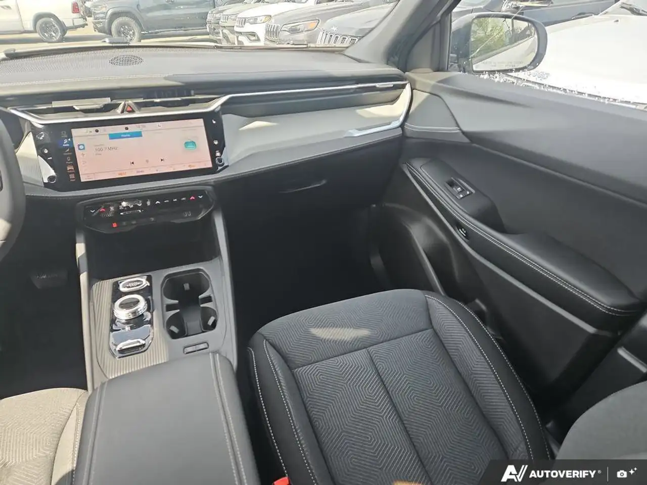 Jeep Cherokee снимка Jeep Cherokee