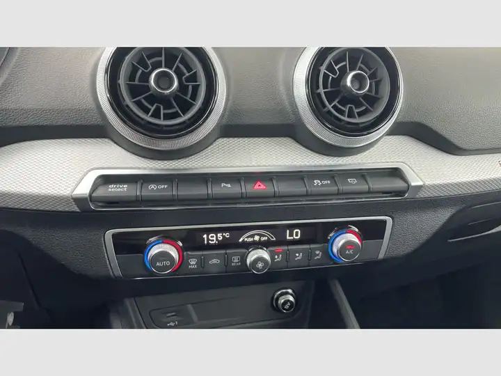 Audi Q2 1.5 S line 35 TFSI 2022, foto 32