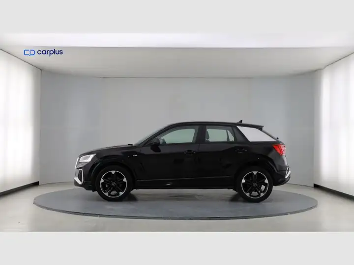 Audi Q2 1.5 S line 35 TFSI 2022, foto 4