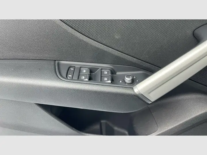 Audi Q2 1.5 S line 35 TFSI 2022, foto 18