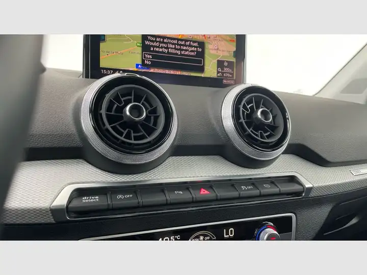 Audi Q2 1.5 S line 35 TFSI 2022, foto 33