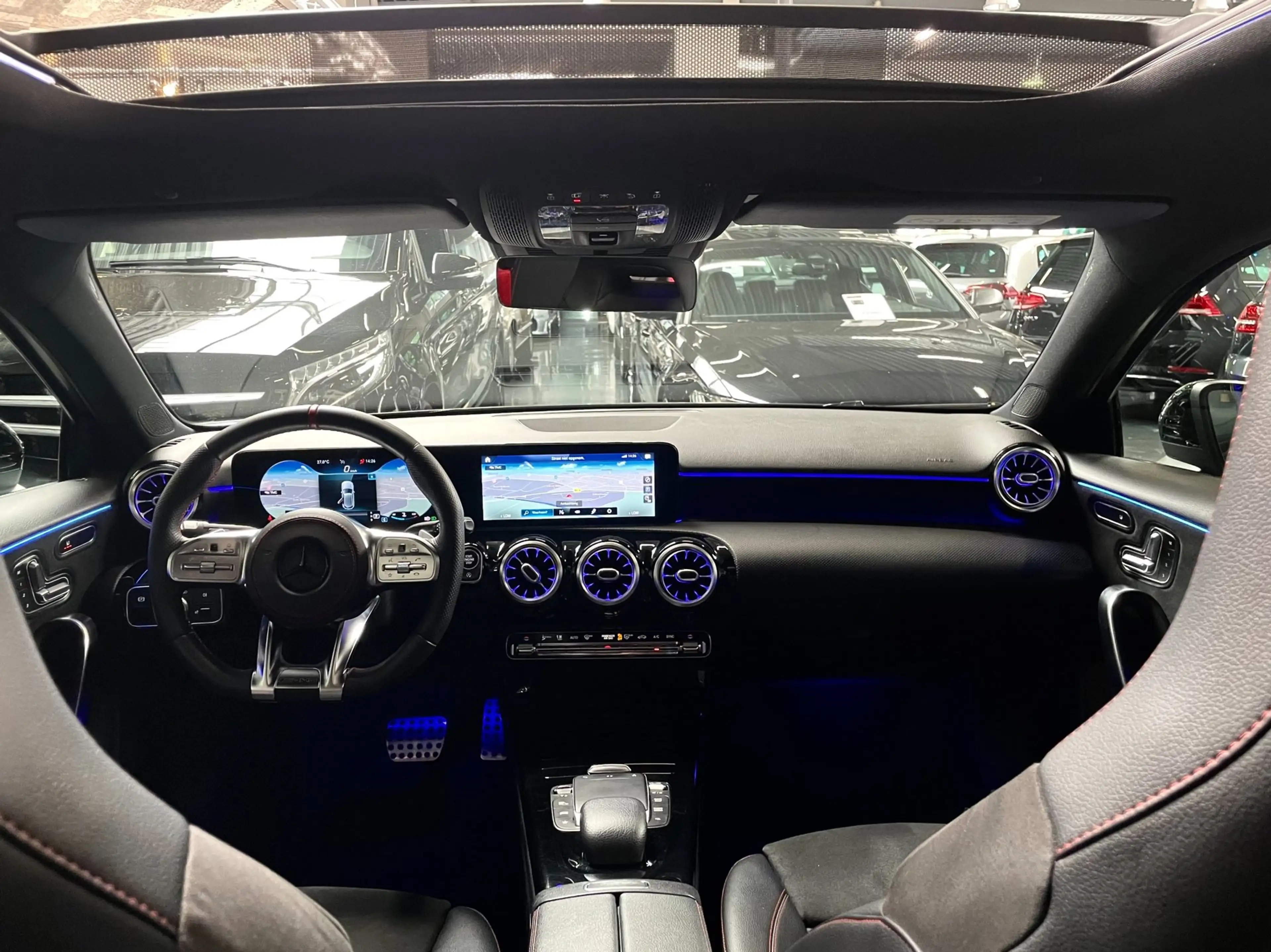 Mercedes-Benz A 35 AMG 180 Premium Plus AMG-Aerodynamic PANO NAP — photo 12