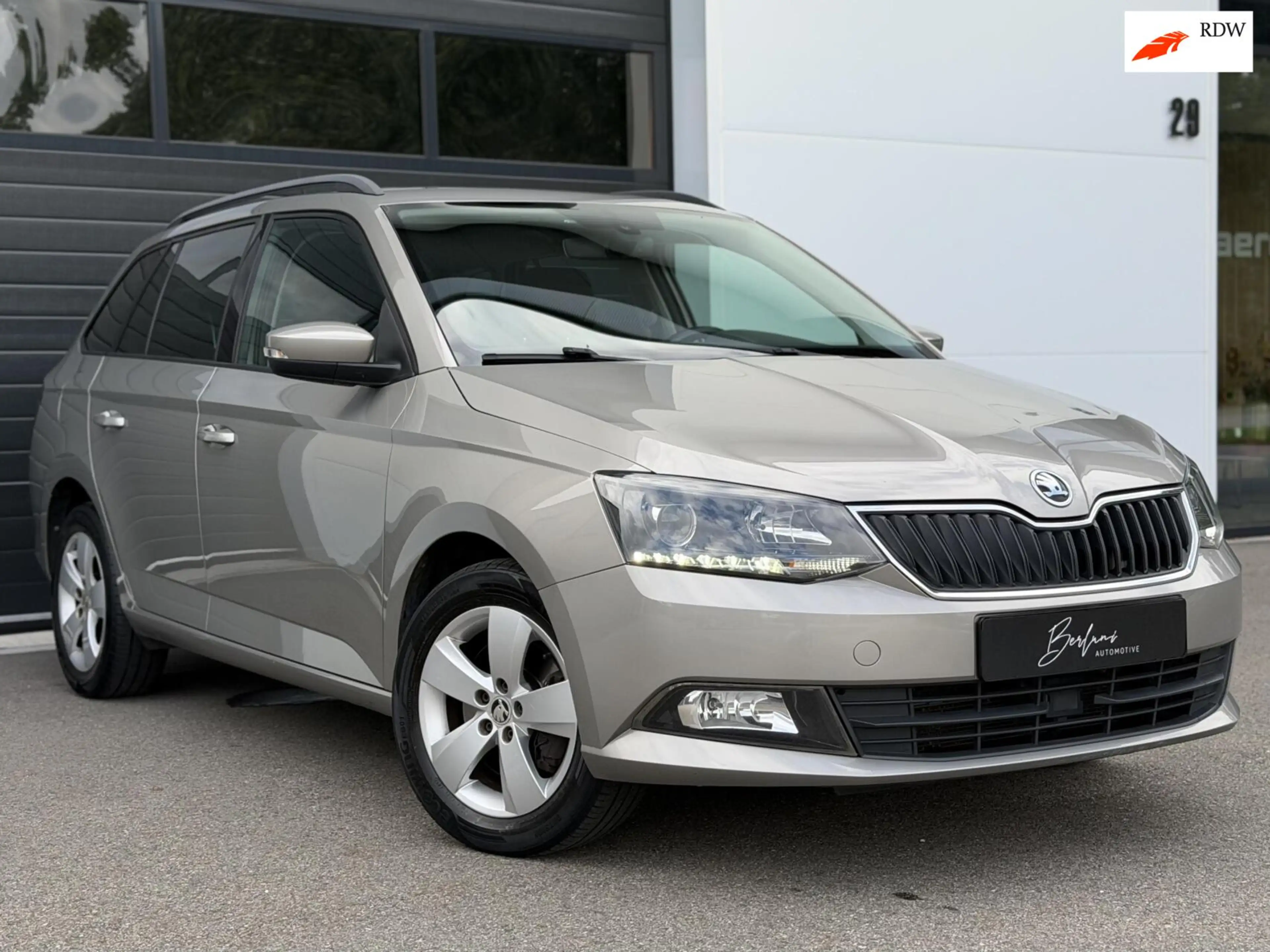 Skoda Fabia Combi 1.2 TSI Style AUTOMAAT|Trekhaak|Parksensor