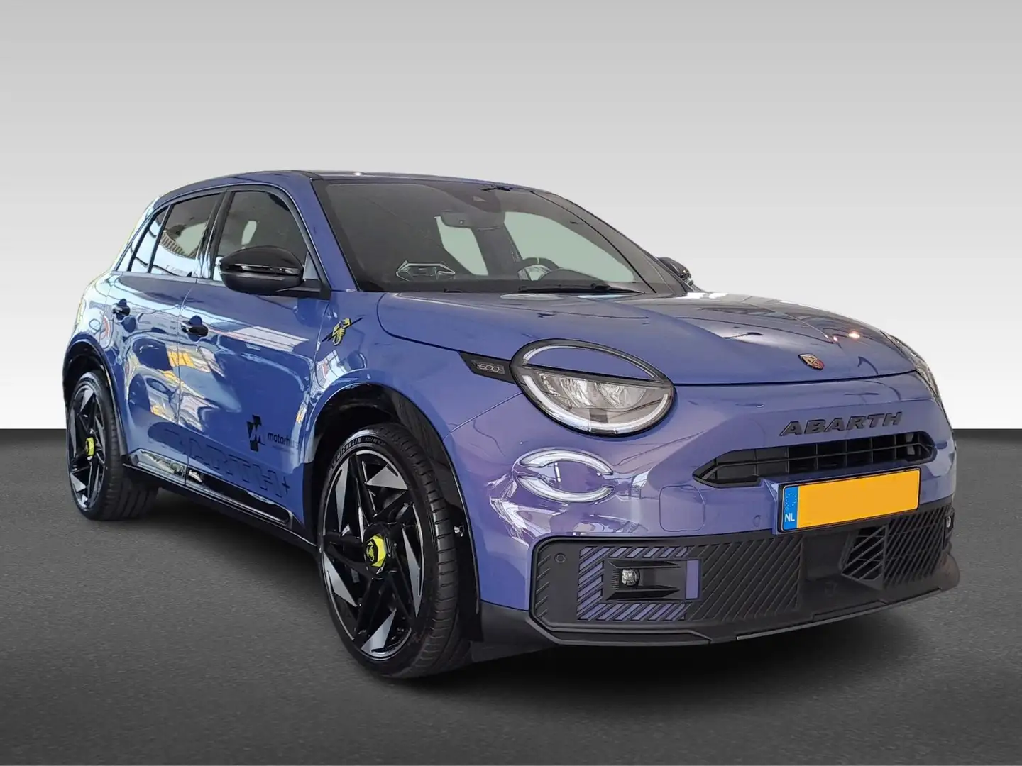 Abarth 600e 54 kWh 280pk Scorpionissima Paars - 2