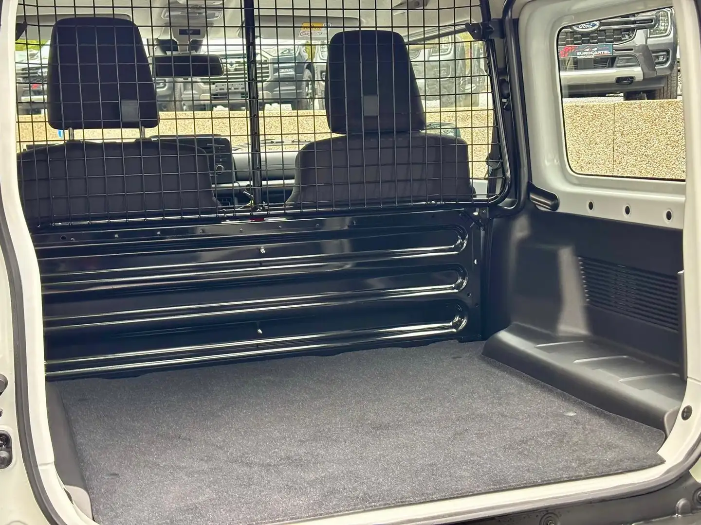 Suzuki Jimny 1.5i 4X4 102 CV | CLIM | ATTACHE | 29.490 € TTC Wit - 2