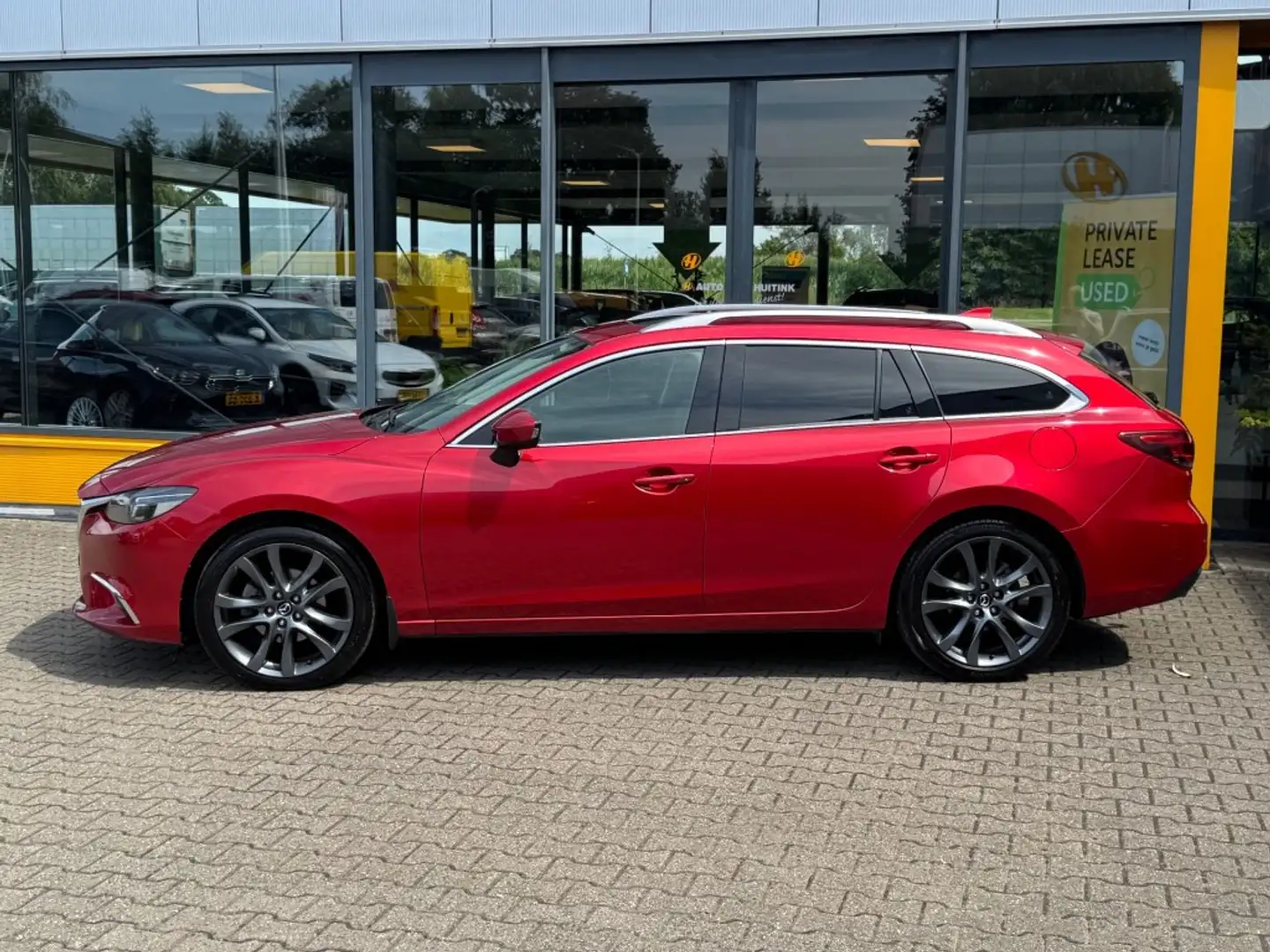 Mazda 6 2.2D SkyActiv-D 175 GT-M - camera - schuif/kanteld Rood - 2