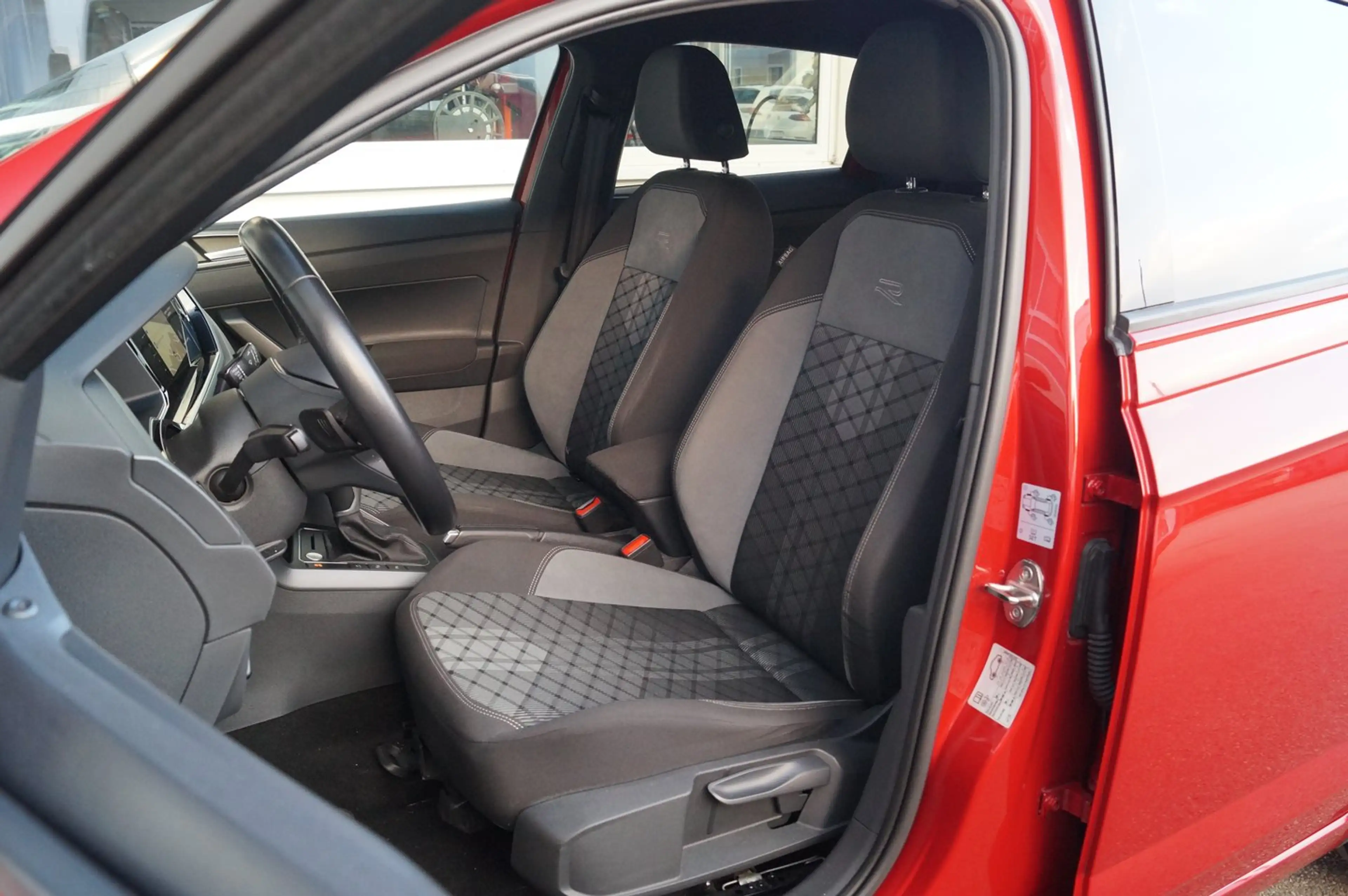 Volkswagen Taigo R-Line TSI DSG — photo 7