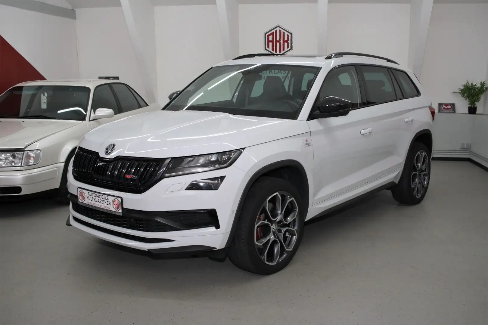 Skoda Kodiaq RS 4x4 * Standhz. * 1. Hd. * AHK * MwSt. Weiß - 1