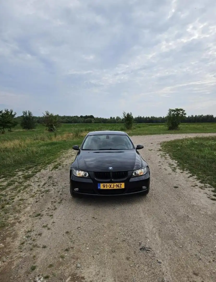 BMW 330 318i Business Line Black - 1
