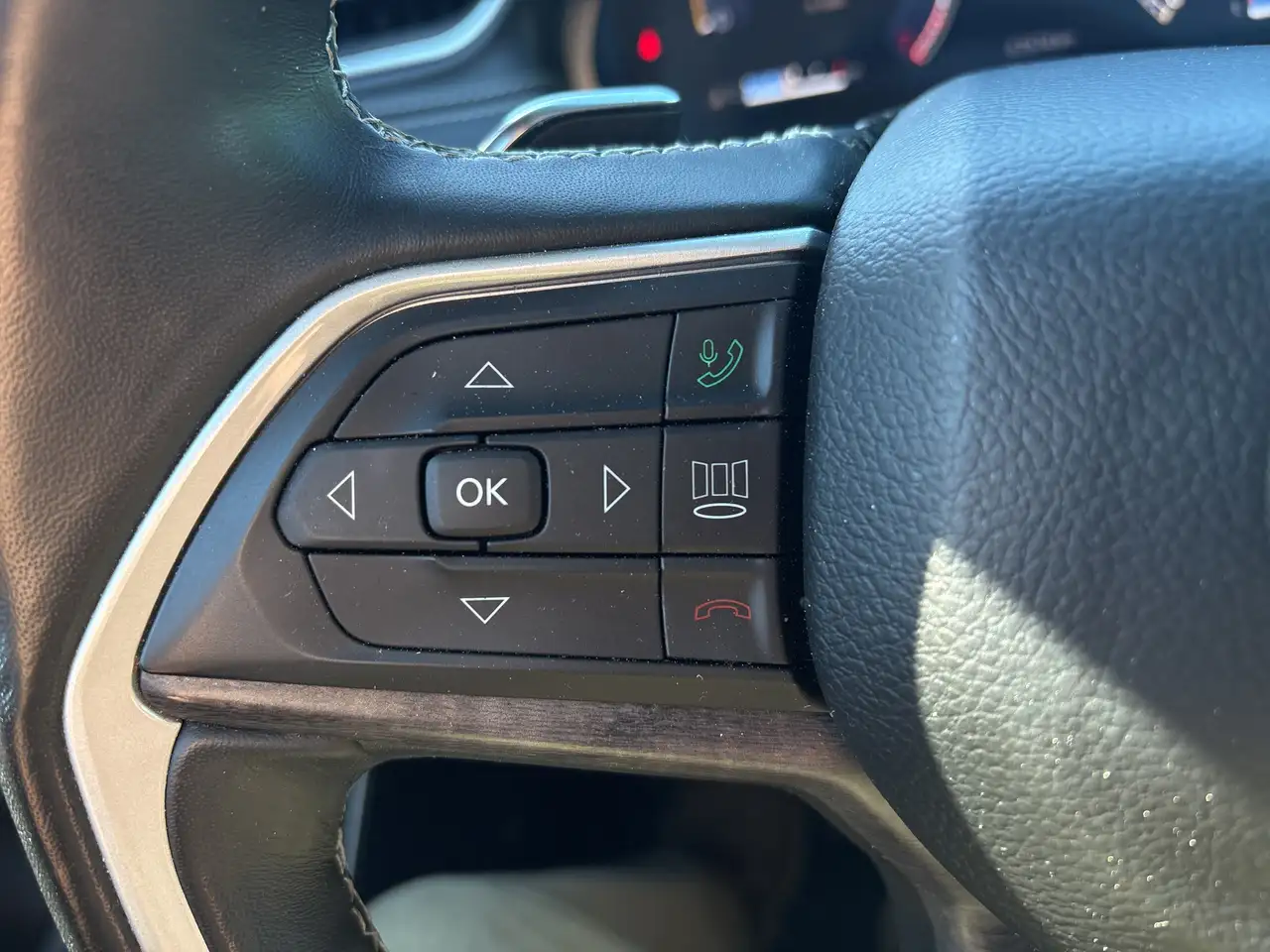Jeep Grand Cherokee снимка Jeep Grand Cherokee
