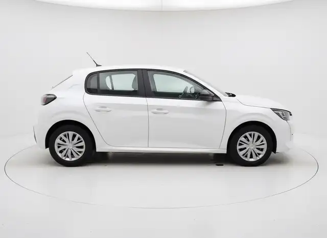 Peugeot 208 view 5