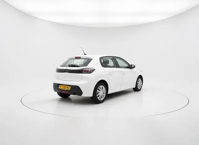 Peugeot 208 view 4