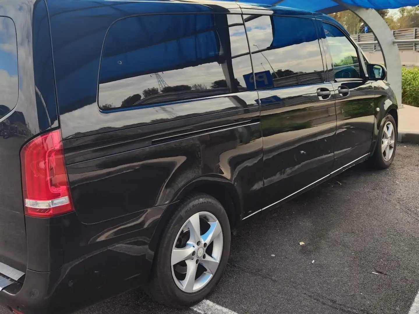 Mercedes-Benz Vito TOURER EXTRALONG Nero - 2