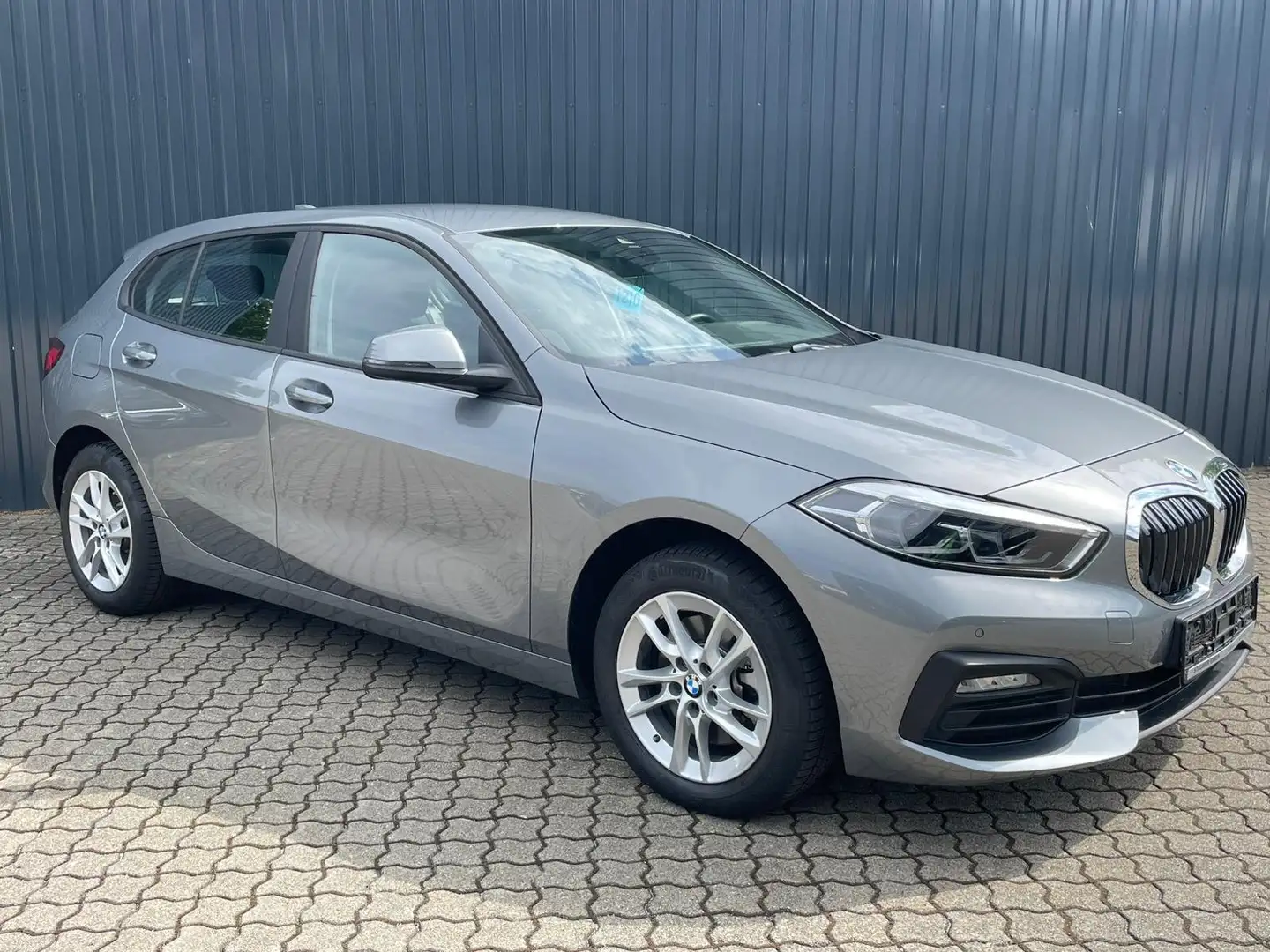 BMW 118 i Autom./ Lenkradheizung/HiFi/Navi/LED/CarPlay Gris - 2