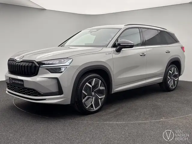 Skoda Kodiaq SPORTLINE/ 7 SEAT / TOWING HOOK/ 20inch/ PANO/ ACC